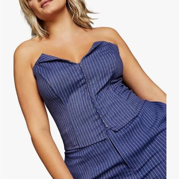 Royalty By Maluma Tops - NEW Royalty by Maluma Macy’s Pinstripe Bustier Top - Size 18